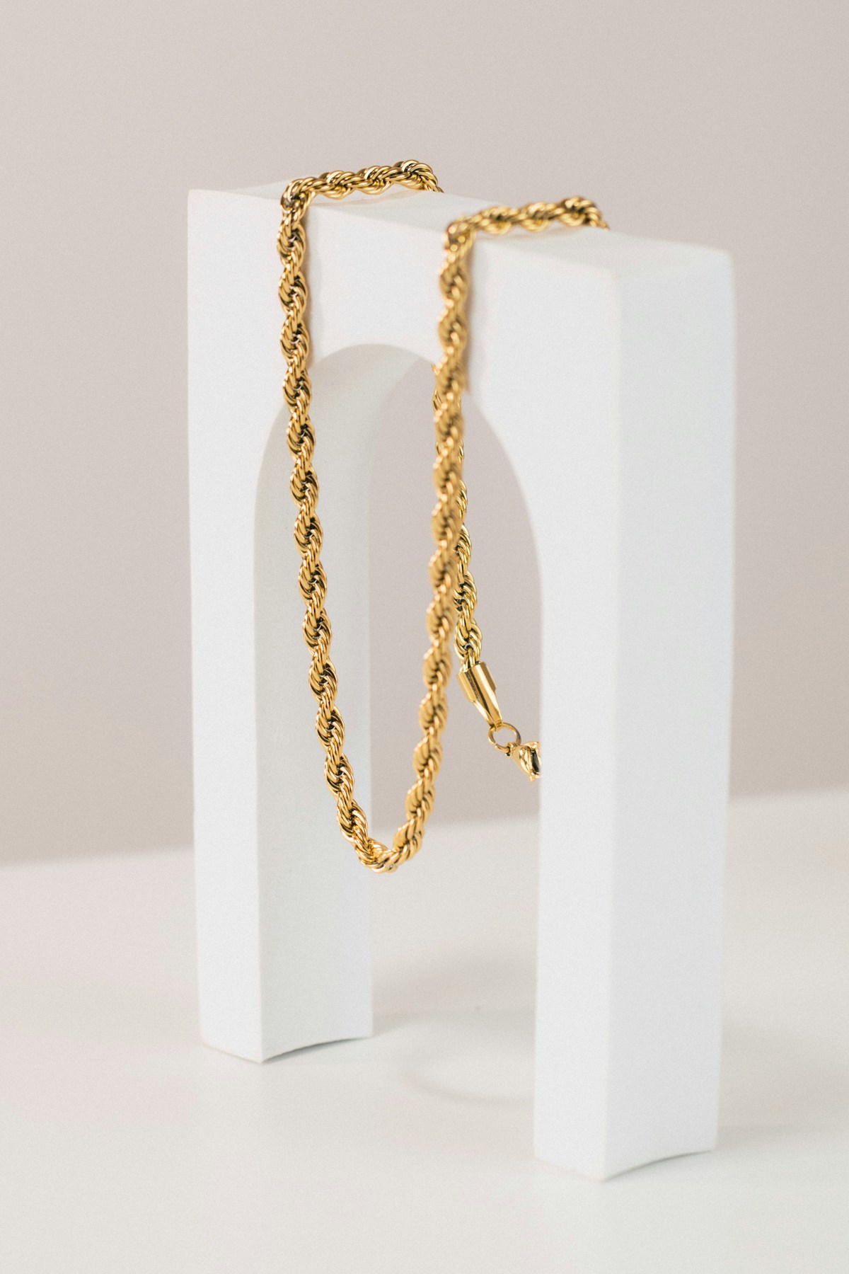 Colar dourado